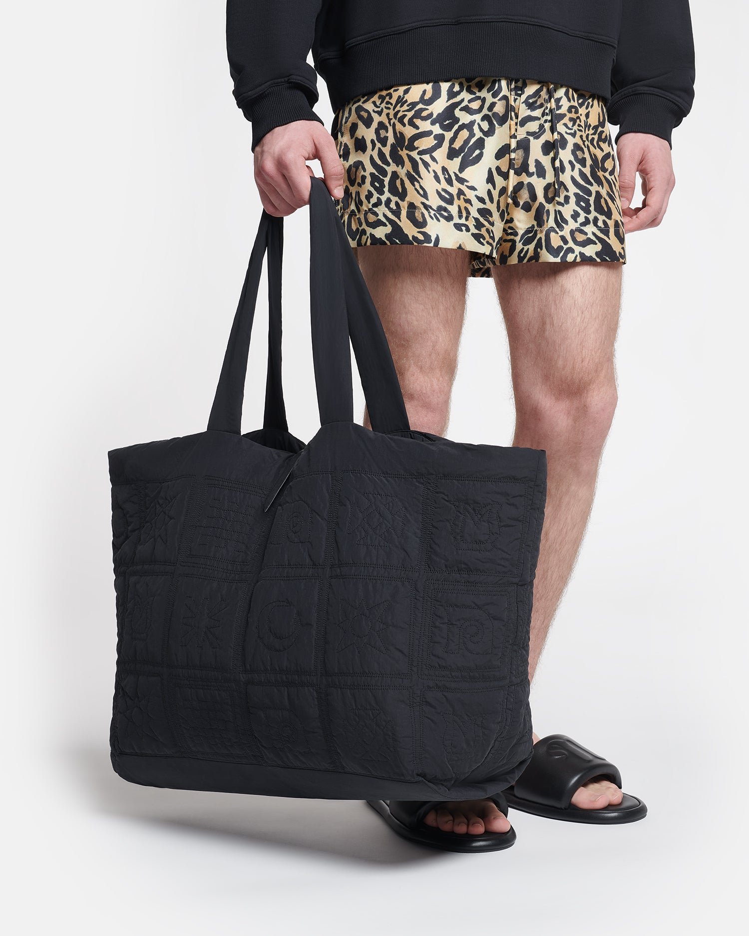 NU24FWBT12451_SOFT-TOTE_BLACK_QUILTED-TECH-POPLIN_1.jpg