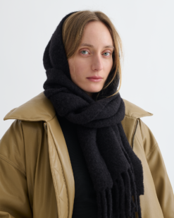 Fluff - Keskeny Rojtos Sál - Fekete